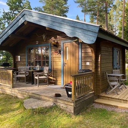 Timrad Stuga I Kanten Av Skogen Med Spa Moejlighet Mullsjö Exteriér fotografie