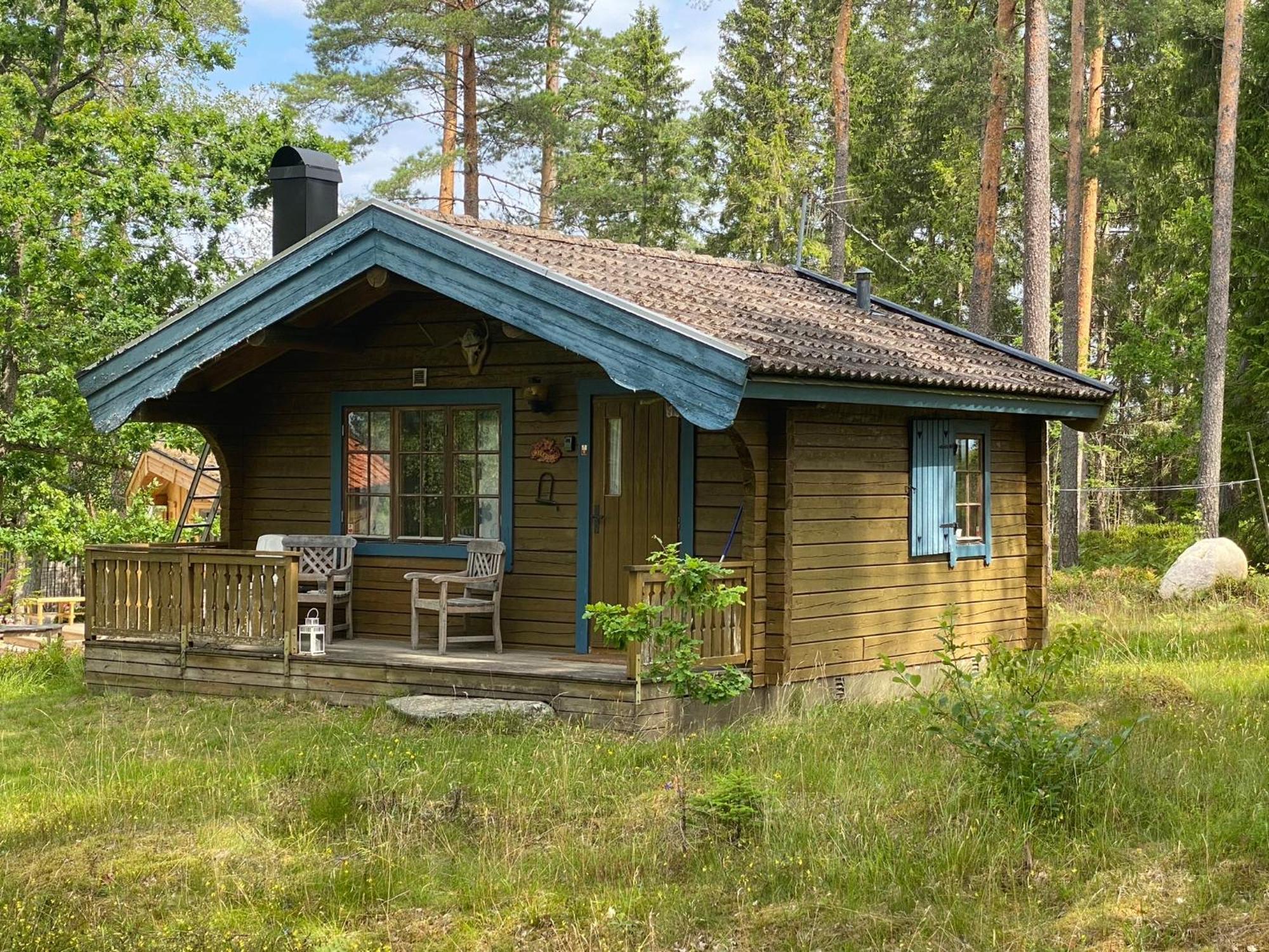 Timrad Stuga I Kanten Av Skogen Med Spa Moejlighet Mullsjö Exteriér fotografie