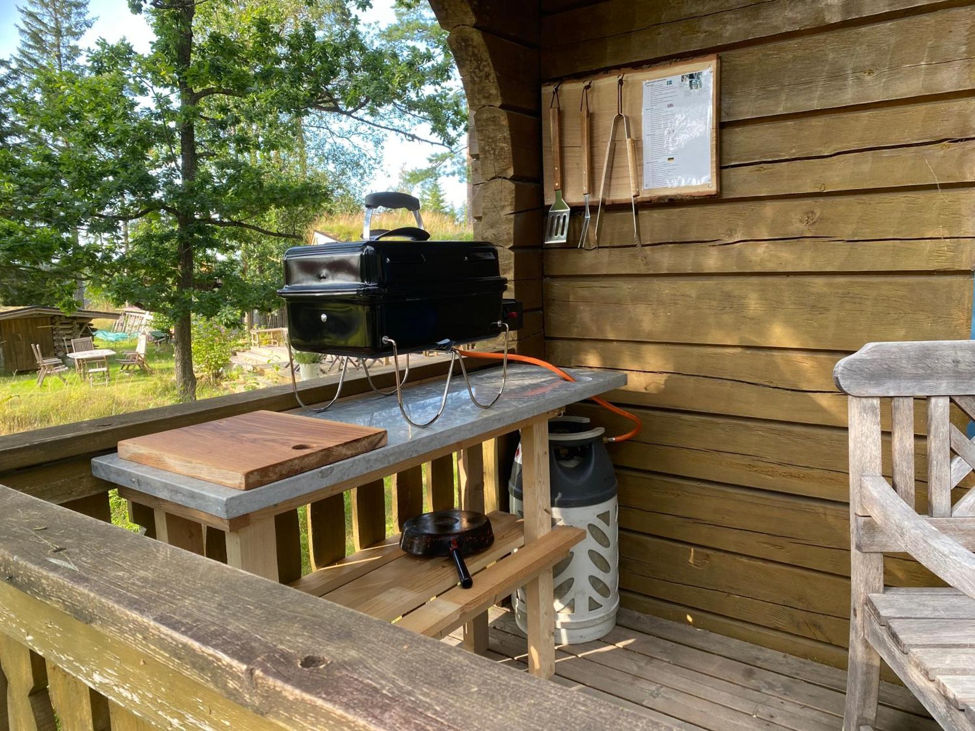 Timrad Stuga I Kanten Av Skogen Med Spa Moejlighet Mullsjö Exteriér fotografie
